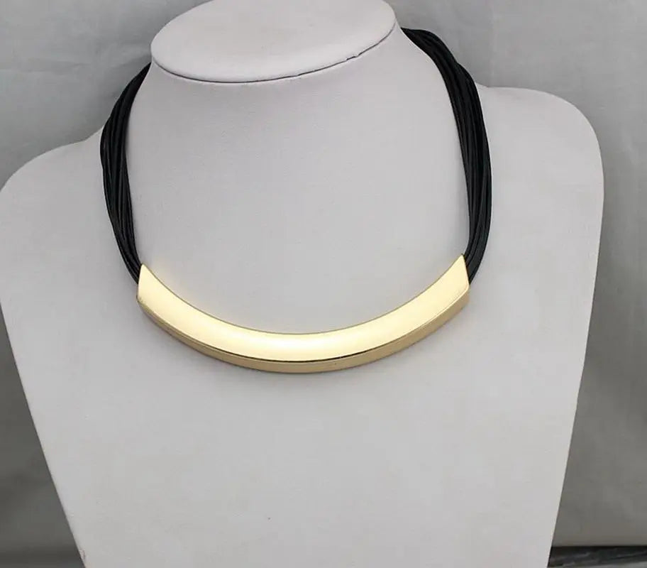 Collier Clavicule en Chaîne de Cuir Noir et Métal