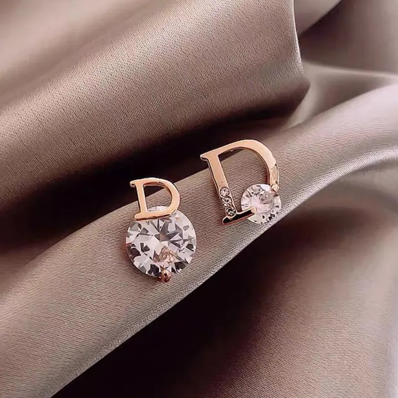 Letter D Earrings For Women Shiny Zircon Stud Earrings Light Luxury European and American Earrings Party Wedding Jewelry Gifts