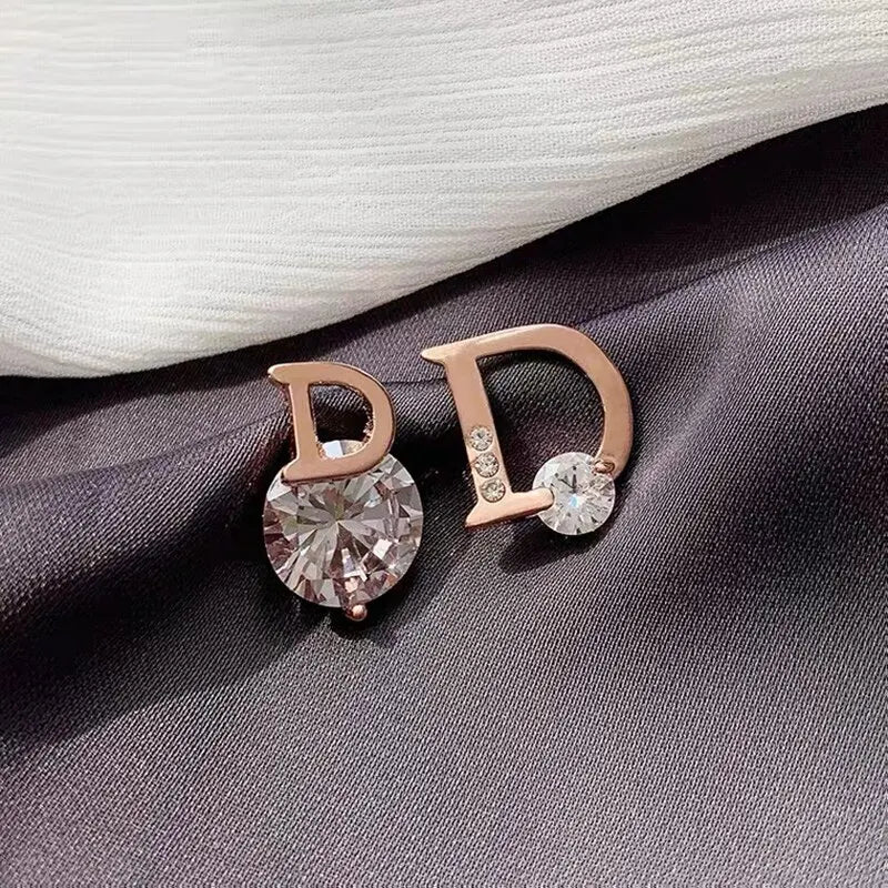 Letter D Earrings For Women Shiny Zircon Stud Earrings Light Luxury European and American Earrings Party Wedding Jewelry Gifts